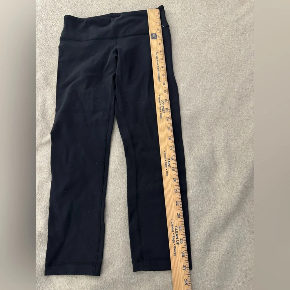 LuluLemon Black Fast and Free Capri Leggings Women Size 4 Gym Workout